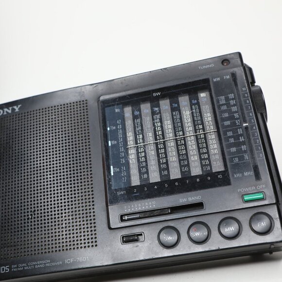 Sony ICF-7601 12-band Shortwave AM/FM Portable Radio Black 1980s - Picture 10 of 13